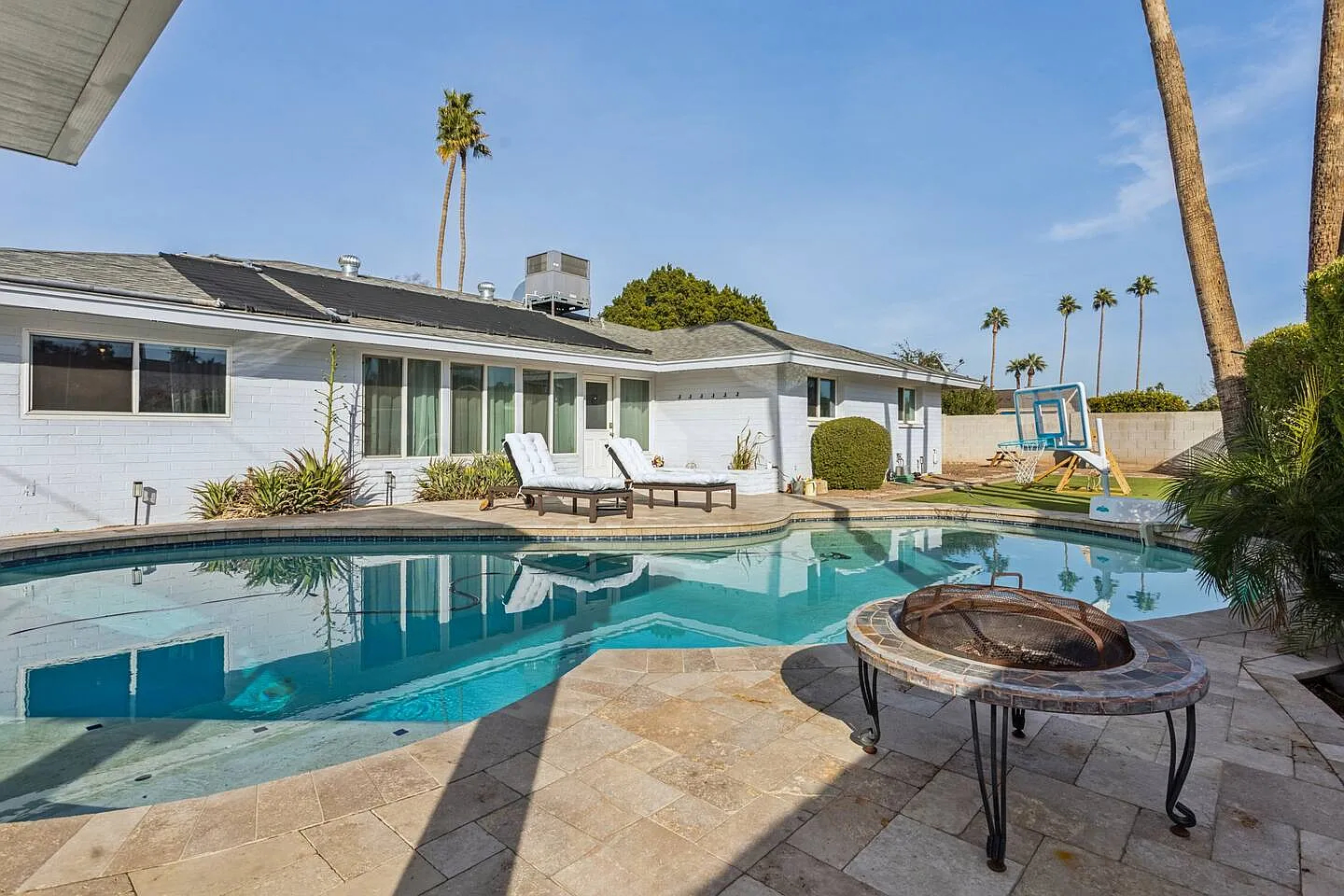 5 bed, $10,500 — Photo 1