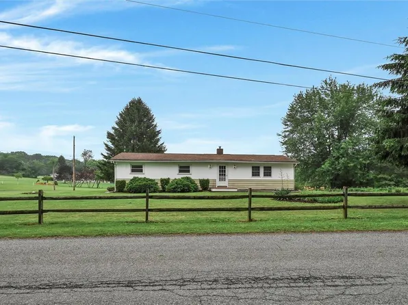 120 S Hilltop Rd, New Ringgold, PA 17960