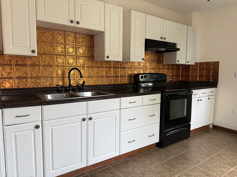 606 Park Ave #606 — Photo 7