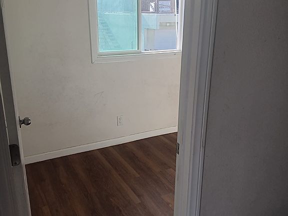 3rd image of 4010 Princeton St