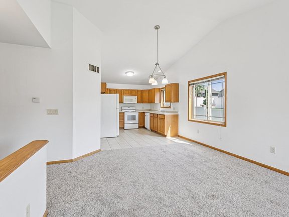 3rd image of 308-310 Redruth Dr