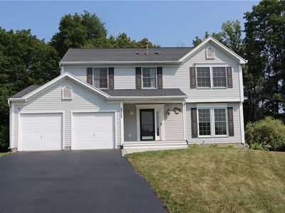 3253 Woodfield Dr, Walworth, NY, 14568