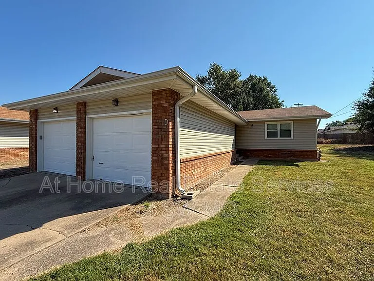 3508 S Farm Road 135 #D — Photo 1