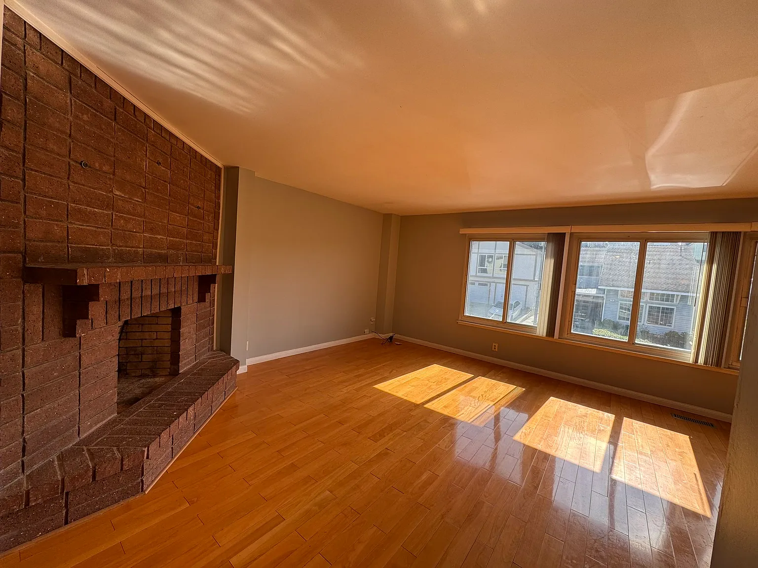 3 bed, $3,950 — Photo 4