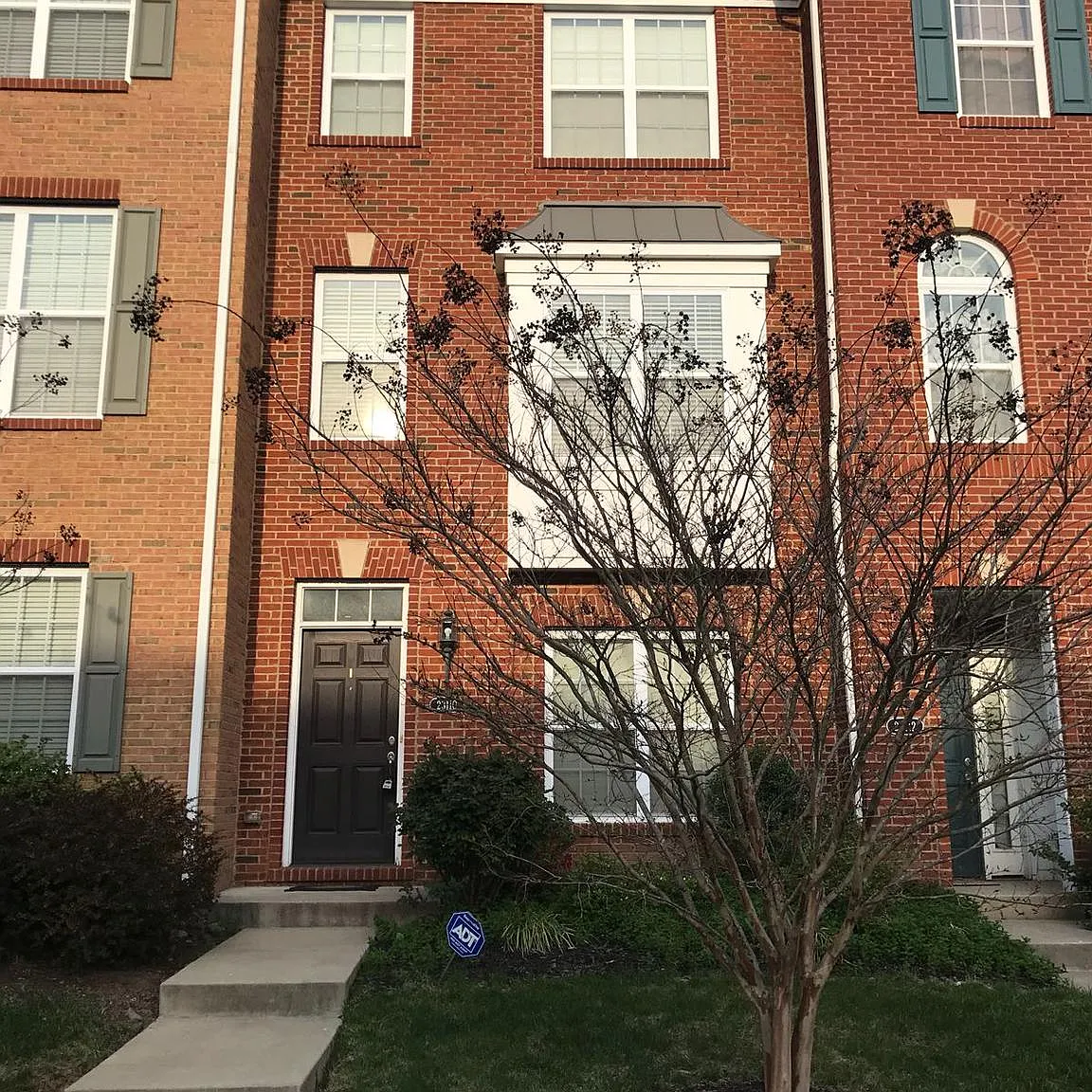 3 bed, 3.5 bath, 1654 sqft, $3,100 — Photo 1