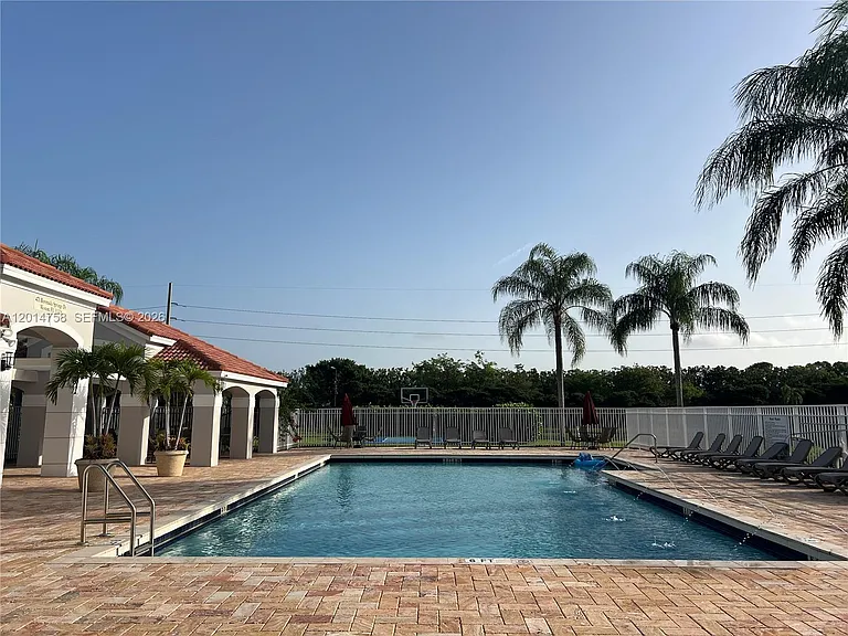465 Somerset Way — Photo 43