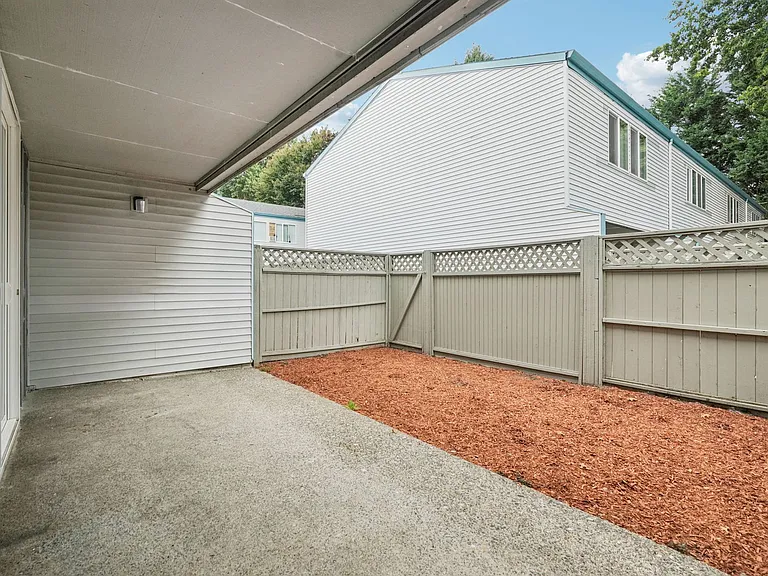 Images Columbia Apartments — Photo 20
