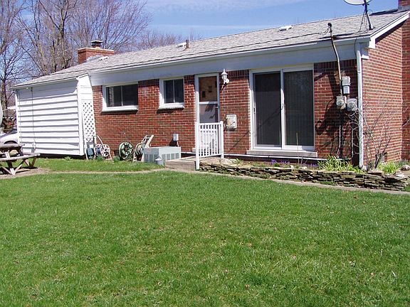 2nd image of 1360 Gault Dr