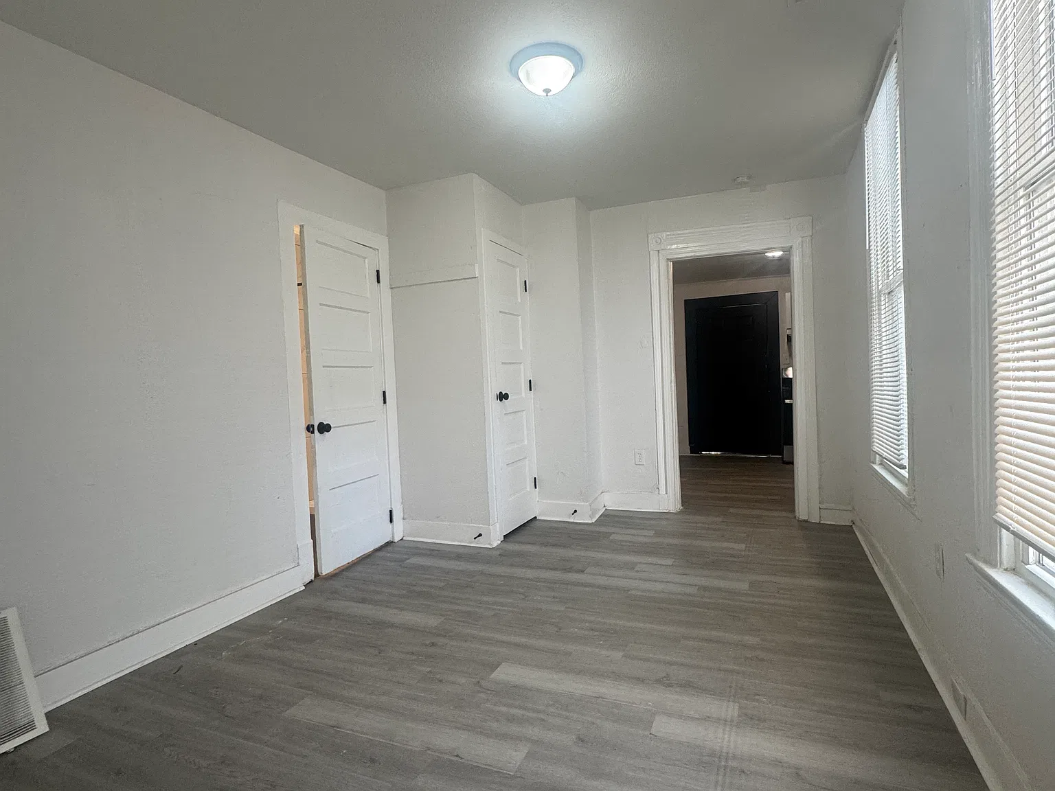 3 bed, 1000 sqft, $995 — Photo 4