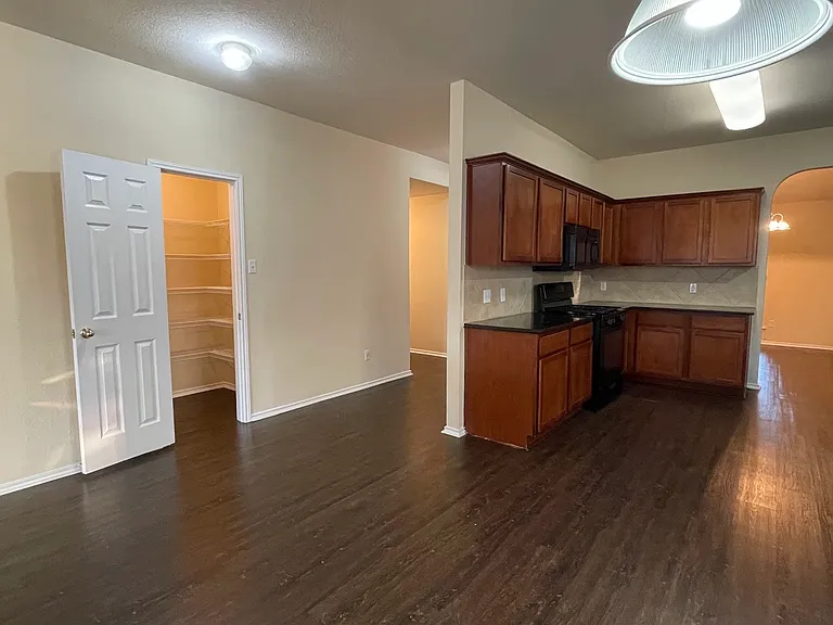 1313 Honey Blossom Dr — Photo 8