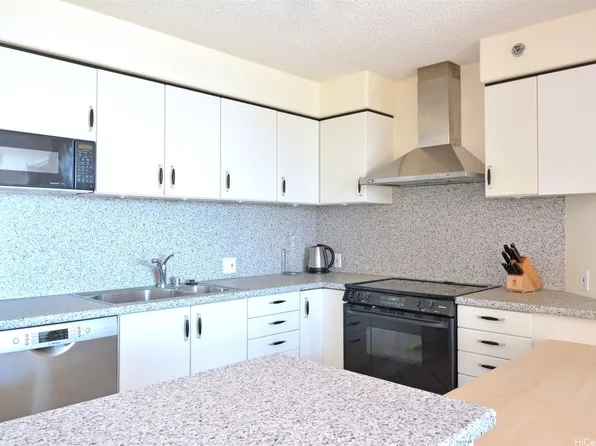 801 S King St APT 3701, Honolulu, HI 96813