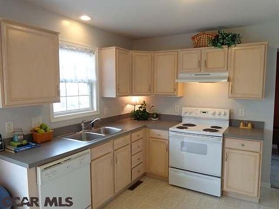 2nd image of 743 Teal Ln