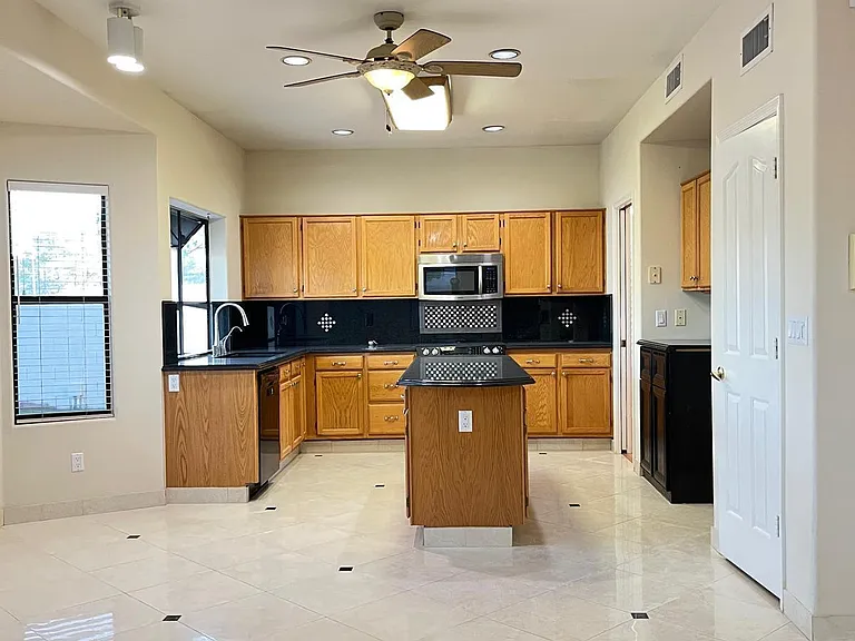 5545 W Wethersfield Dr — Photo 17