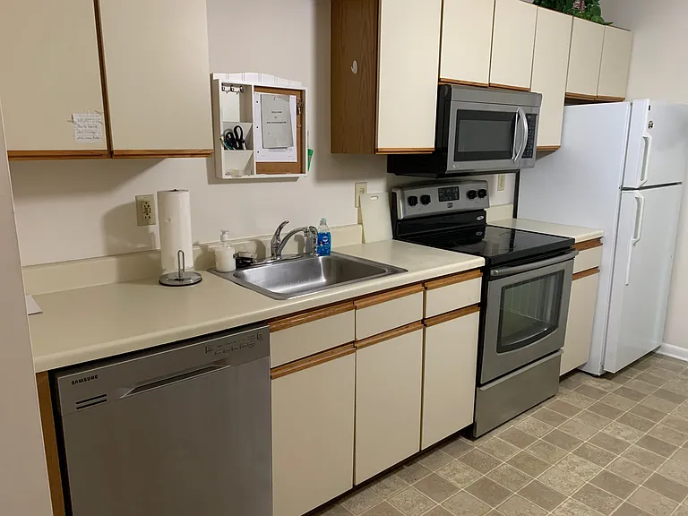 25 Pine Ln #C1 — Photo 6