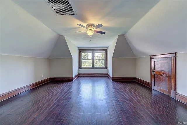 5779 Pershing Ave — Photo 34