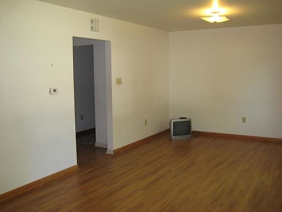 3rd image of 145 N Bagley Ave