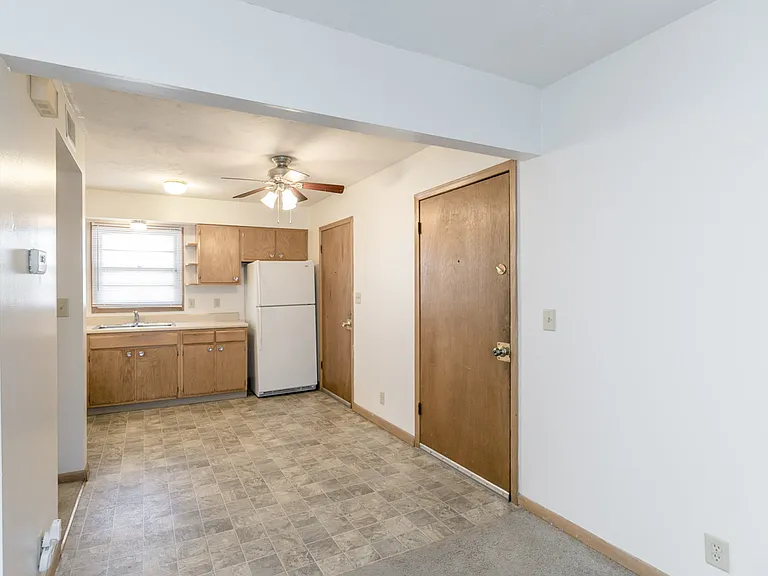 2208 N Cotner Blvd #6 — Photo 5