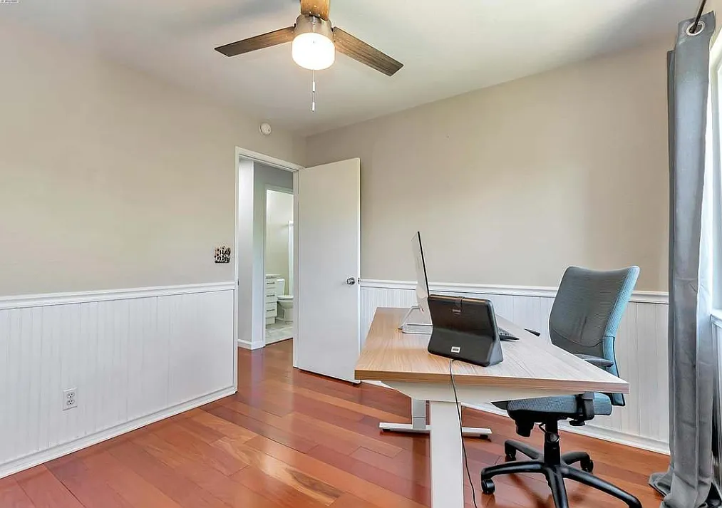 4 bed, 2.5 bath, 2084 sqft, $6,000 — Photo 3