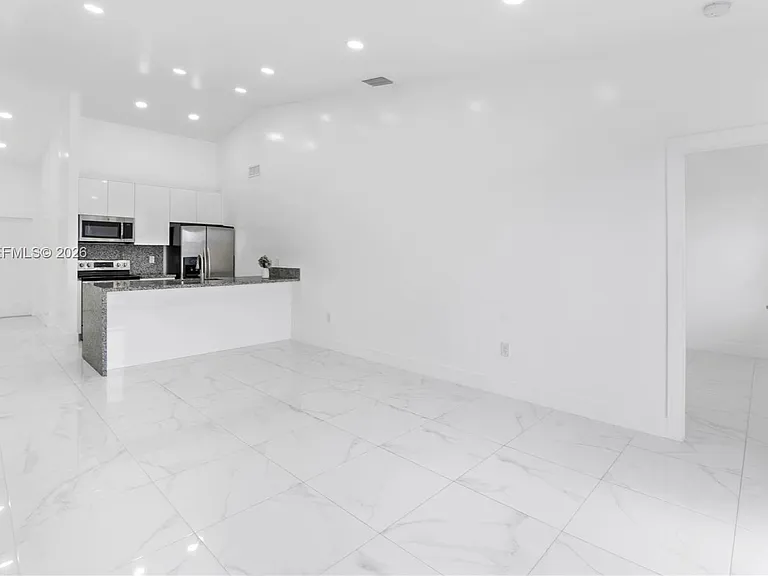 6742 NW 188th Ter #6742 — Photo 10