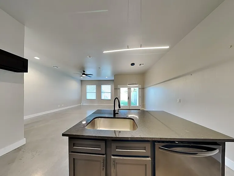 213 N Wright St — Photo 5