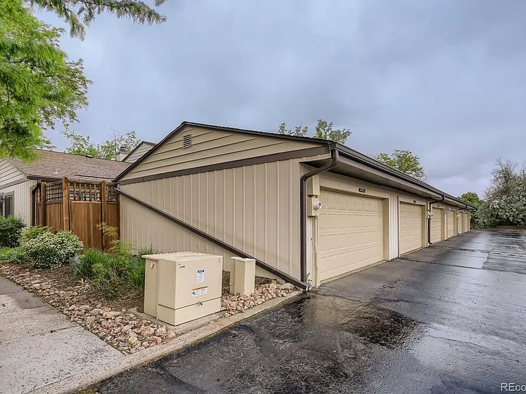 16045 E Ithaca Pl — Photo 2