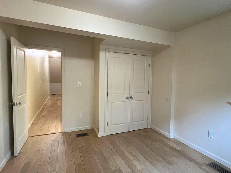 1219 W Silver St — Photo 10