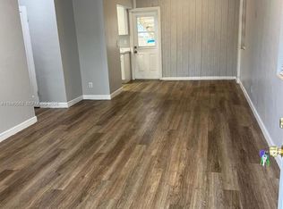 130 NE 171st Ter, Miami, FL 33162