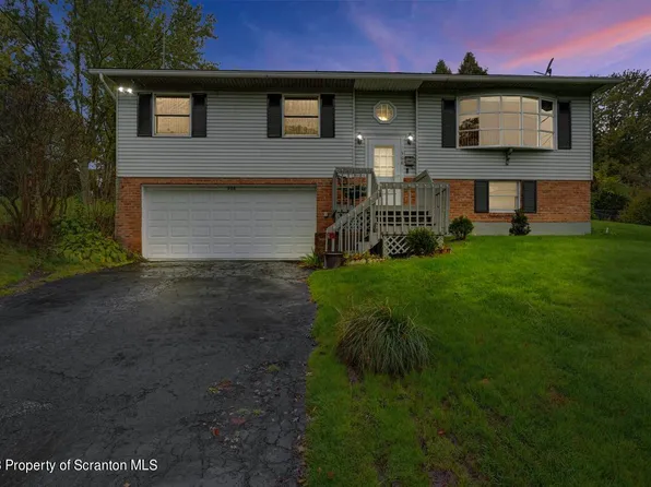 308 Carnation Dr, Clarks Summit, PA 18411