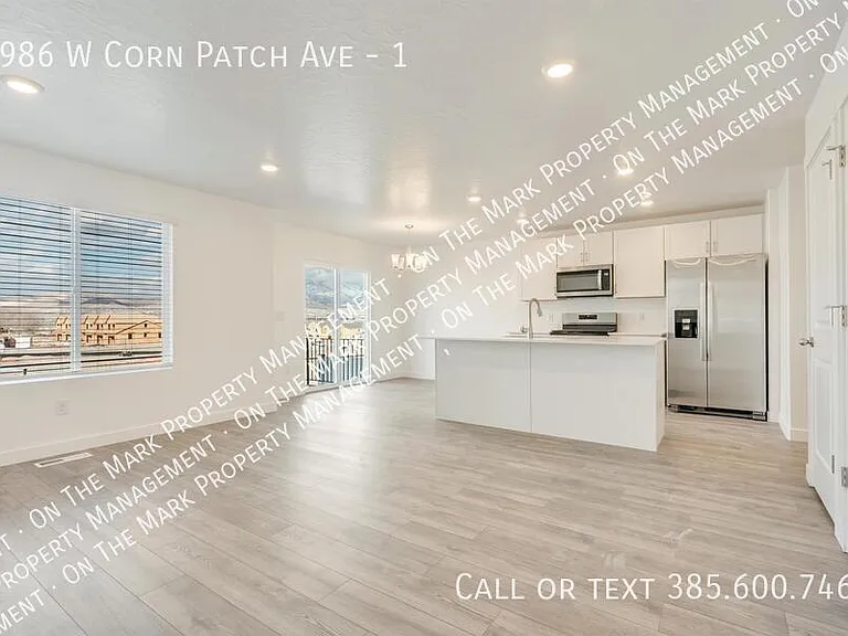 3986 W Corn Patch Ave #1 — Photo 3