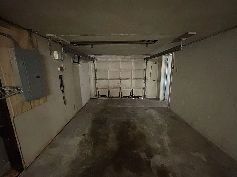 207 Kingston Dr — Photo 26