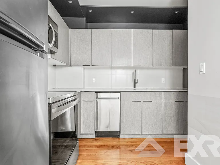 948 New York Ave #4F — Photo 3