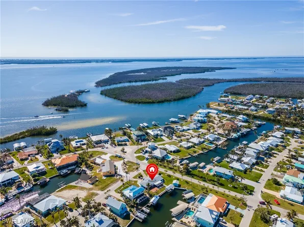 3678 Rita Ln, Saint James City, FL 33956