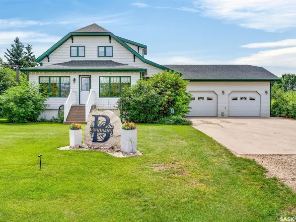 138 1st Street S, Lake Lenore, SK S0K 2J0
