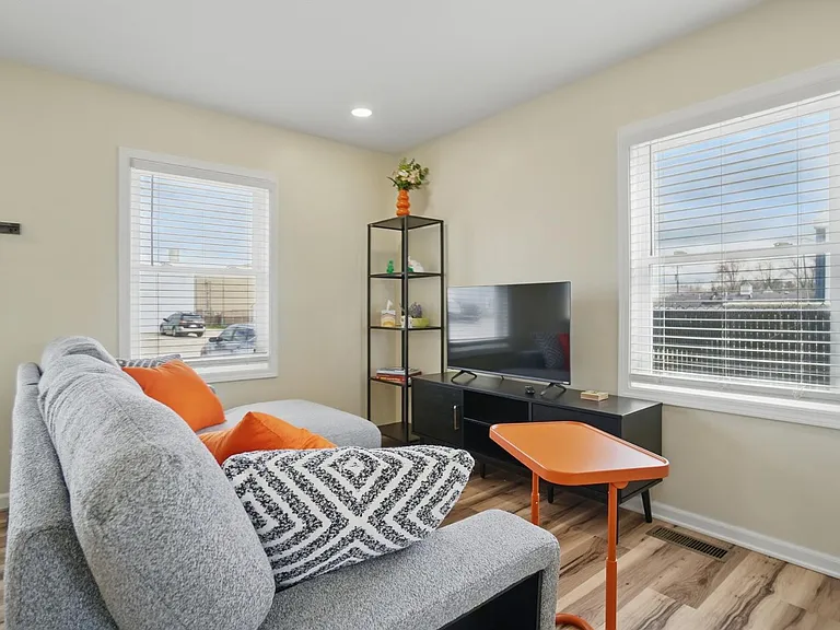 5421 Alger Dr — Photo 10