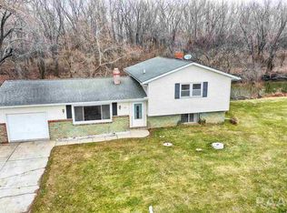 145 W Leisure Ln, Spring Bay, IL 61611
