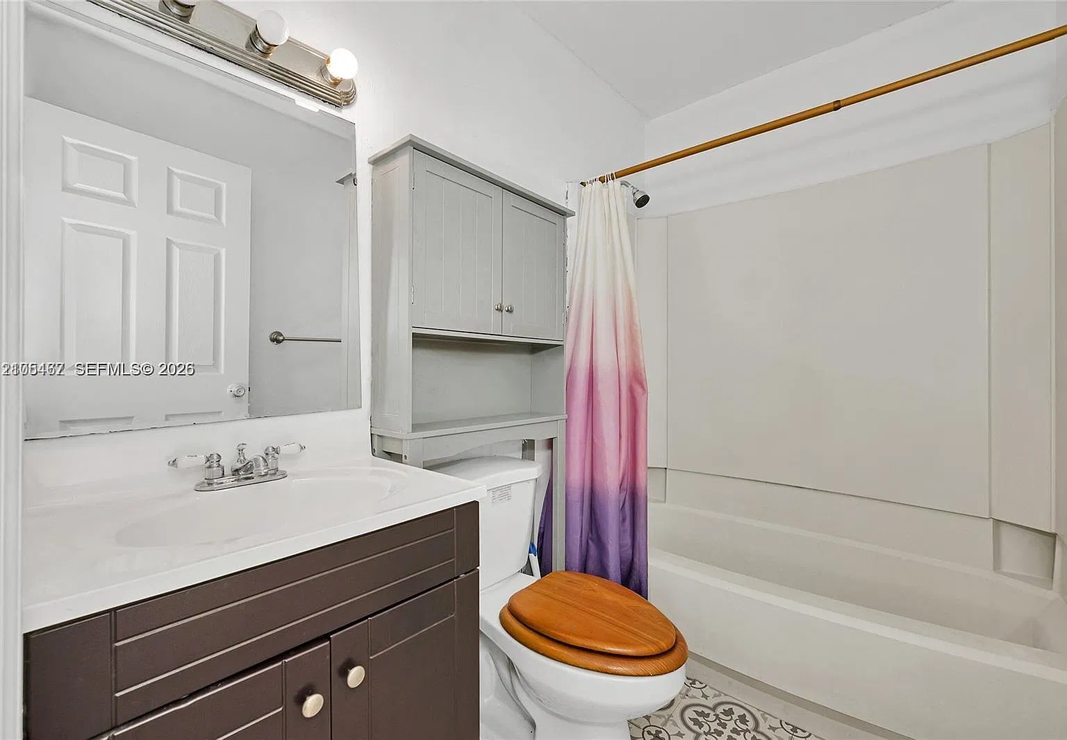 3 bed, 1029 sqft, $3,300 — Photo 2