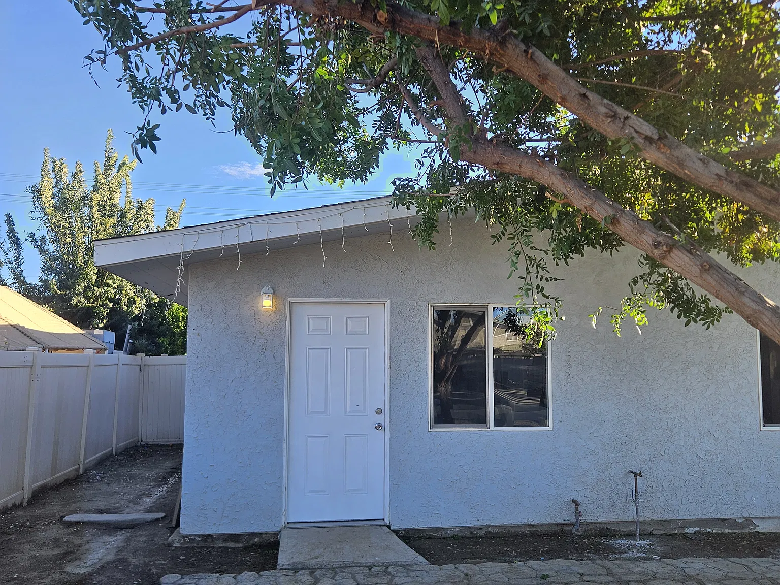 4 bed, 1350 sqft, $2,350 — Photo 3