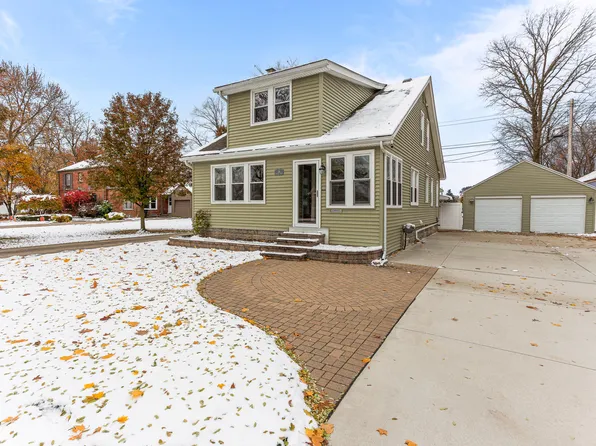 38 Riverside Dr, Mount Clemens, MI 48043