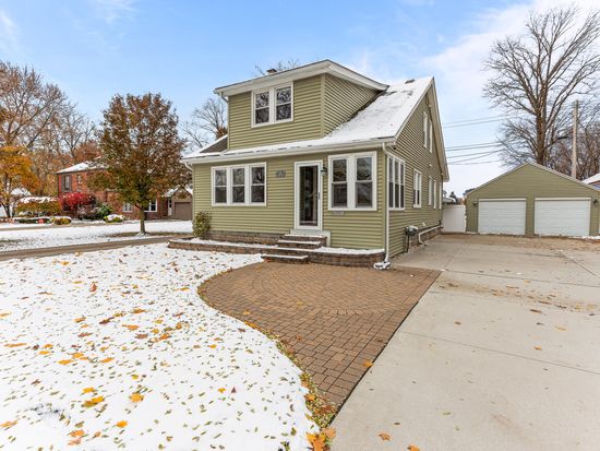 38 Riverside Dr, Mount Clemens, MI 48043