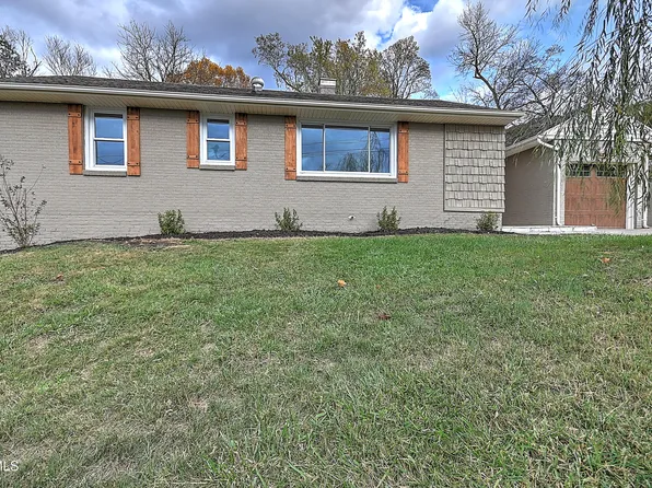 3820 Ridgeline Dr, Kingsport, TN 37664