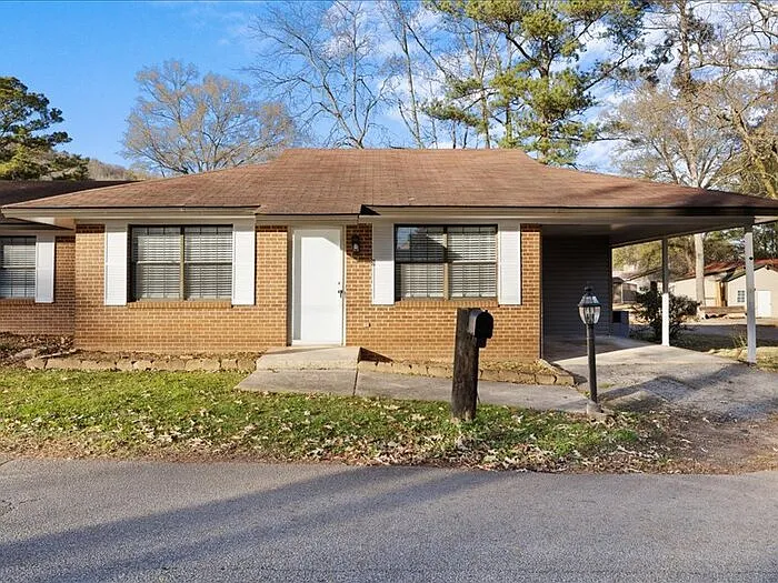 3 bed, 2.0 bath, 1266 sqft, $1,229 — Photo 2