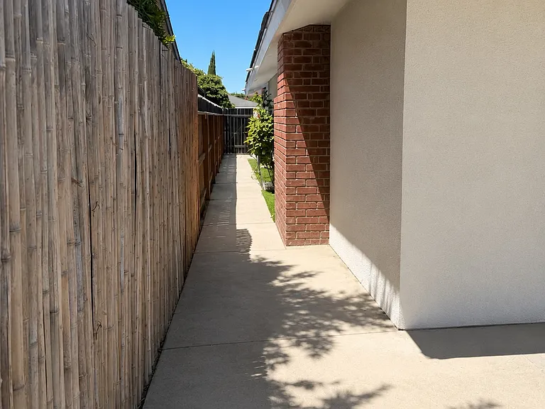 6378 N Poplar Ave — Photo 23