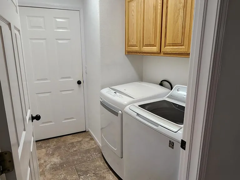 1017 Home Ct — Photo 14