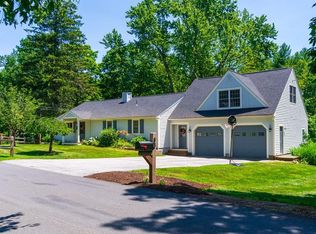 83 Elm St, Upton, MA 01568