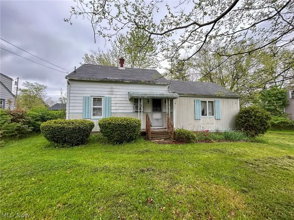 1446 Clemmens Ave NW, Warren, OH 44485