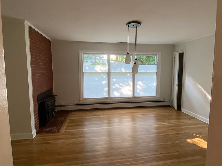 909 Dorothy St — Photo 5