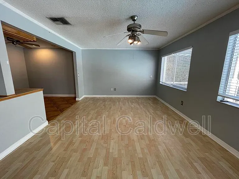 12813 Starling Dr — Photo 17