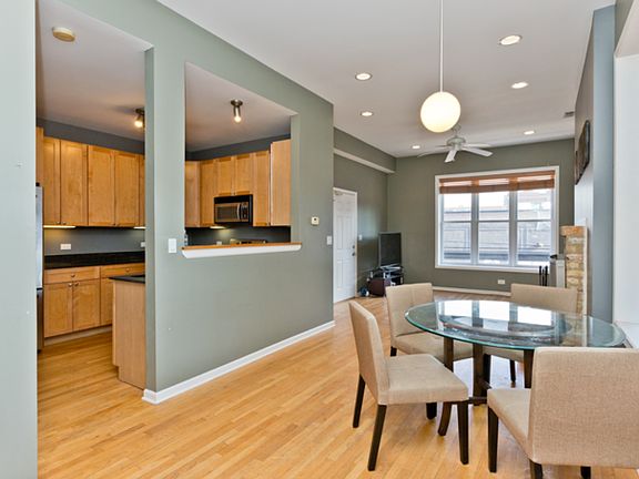 2nd image of 1517 N Wicker Park Ave #2R