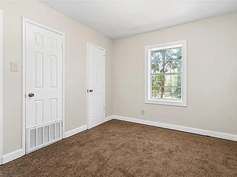 3 bed, 1.0 bath, 1342 sqft, $1,400 — Photo 3