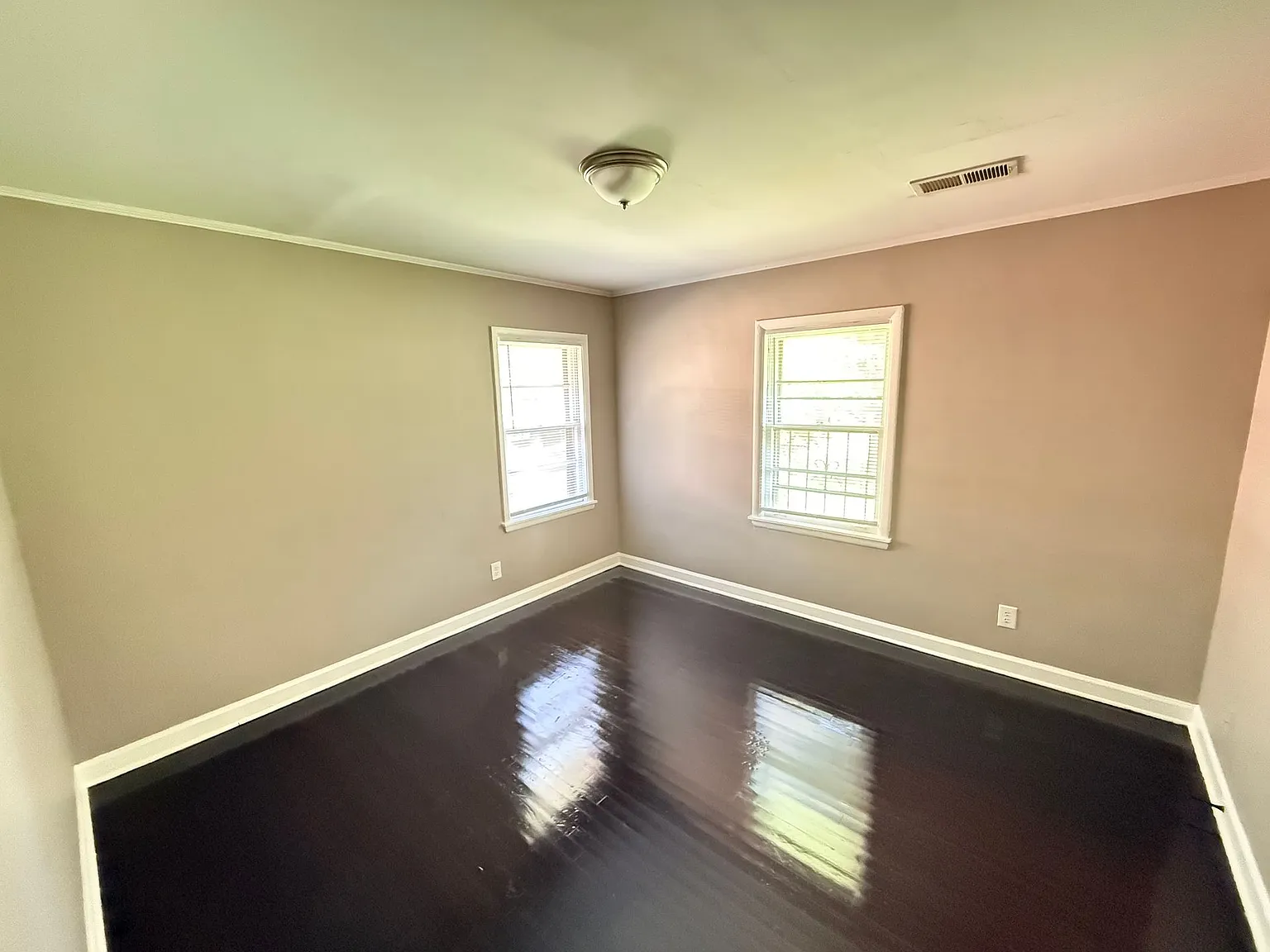 1683 Paullus Ave — Photo 2